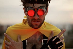 LO NUEVO DE BENIGNO LUNAR EN MANOS DE BICICLETA