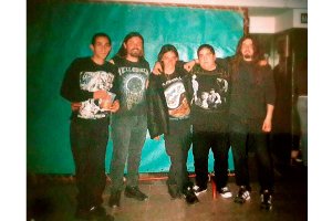 “COMO MÚSICO UNO SE LLEVA BUENOS Y MALOS RECUERDOS”
