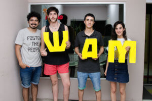 CALIDOS COPIOS VERSIONÓ A RAYOS LASER EN WAM RADIO