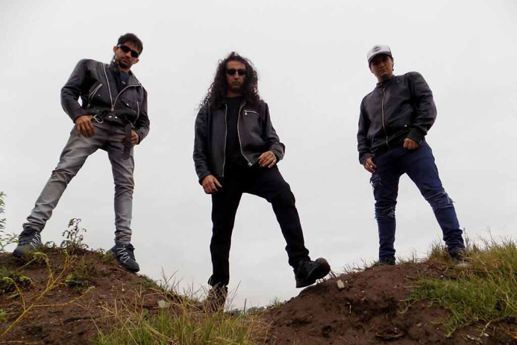 JOSÉ BENÍTEZ GANÓ UN CONCURSO DE GUITARRISTAS METALEROS