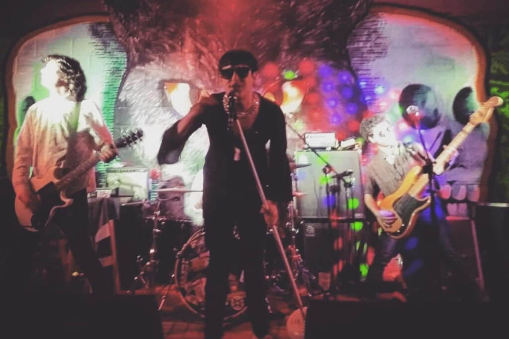 LOS VICIOS: “HACER CANCIONES ES UNA GRAN RESPONSABILIDAD”