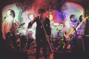 LOS VICIOS: “HACER CANCIONES ES UNA GRAN RESPONSABILIDAD”