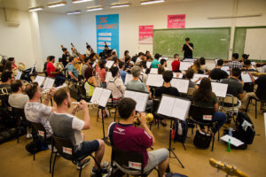 LUIS NANI: “PARA LA ORQUESTA LOS BEATLES ERA ALGO PENDIENTE”