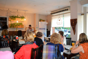 POESÍA Y CAFÉ: CADA PALABRA ES UN PENSAMIENTO