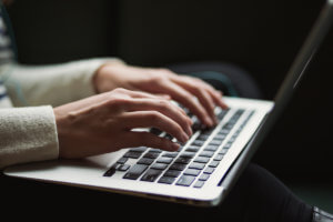 LAS 4 SITUACIONES DE RIESGO A LAS QUE NOS EXPONE INTERNET