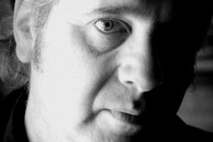 CACHO AIELLO:”MI IDEA CON ESTE DISCO ES QUE SEA UNA ‘MINI-OBRA'”
