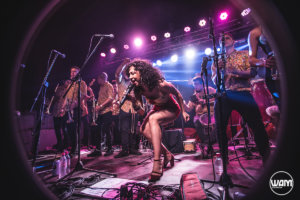 LA DELIO VALDEZ: CUMBIA, TALENTO Y ENERGÍA ARROLLADORA