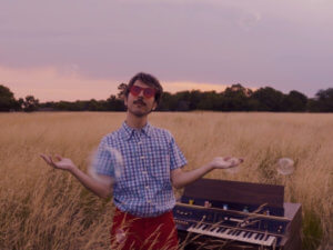SERGIO CUELLO ESTRENÓ CANCIÓN Y VIDEO: FINGIR
