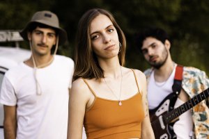 PLENILUNIO LANZÓ SU PRIMER SIMPLE: “LAS VOCES”