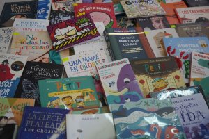 SUMAN MÁS DE 300 LIBROS A LA MEDIOTECA