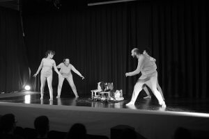 TEATRO EN EL LEONARDO FAVIO: TODOS LOS VIERNES DE JULIO